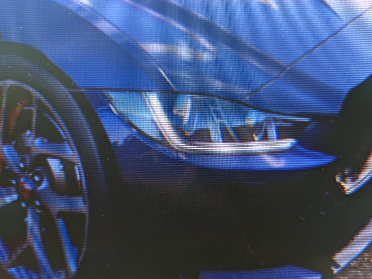 Sony E430 CRT displaying Xbox Series X output at 1080p, showing game graphics on blue-tinted screen with visible scanlines.