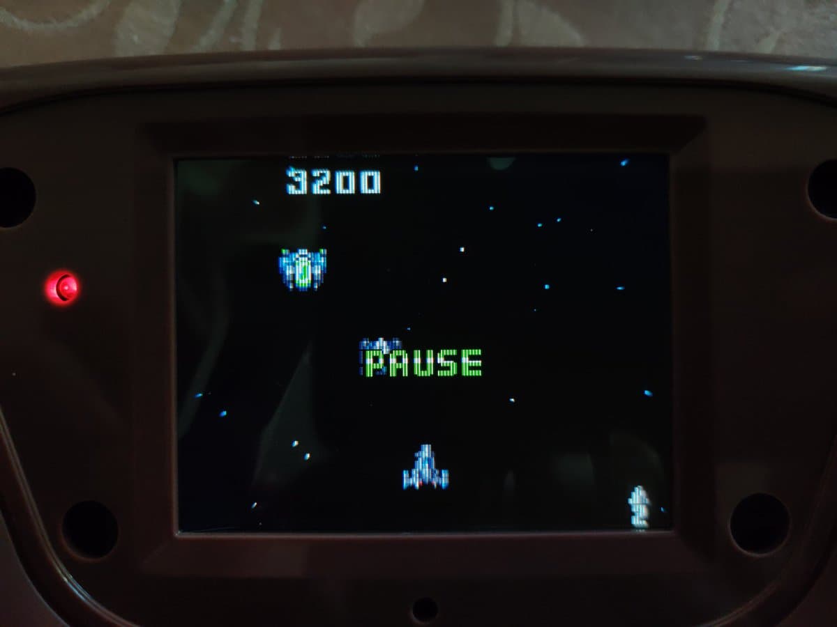 Game Gear IPS screen displaying Aleste 3 pause menu at 9200 points, showing vibrant colors and clarity of the aftermarket display mod.